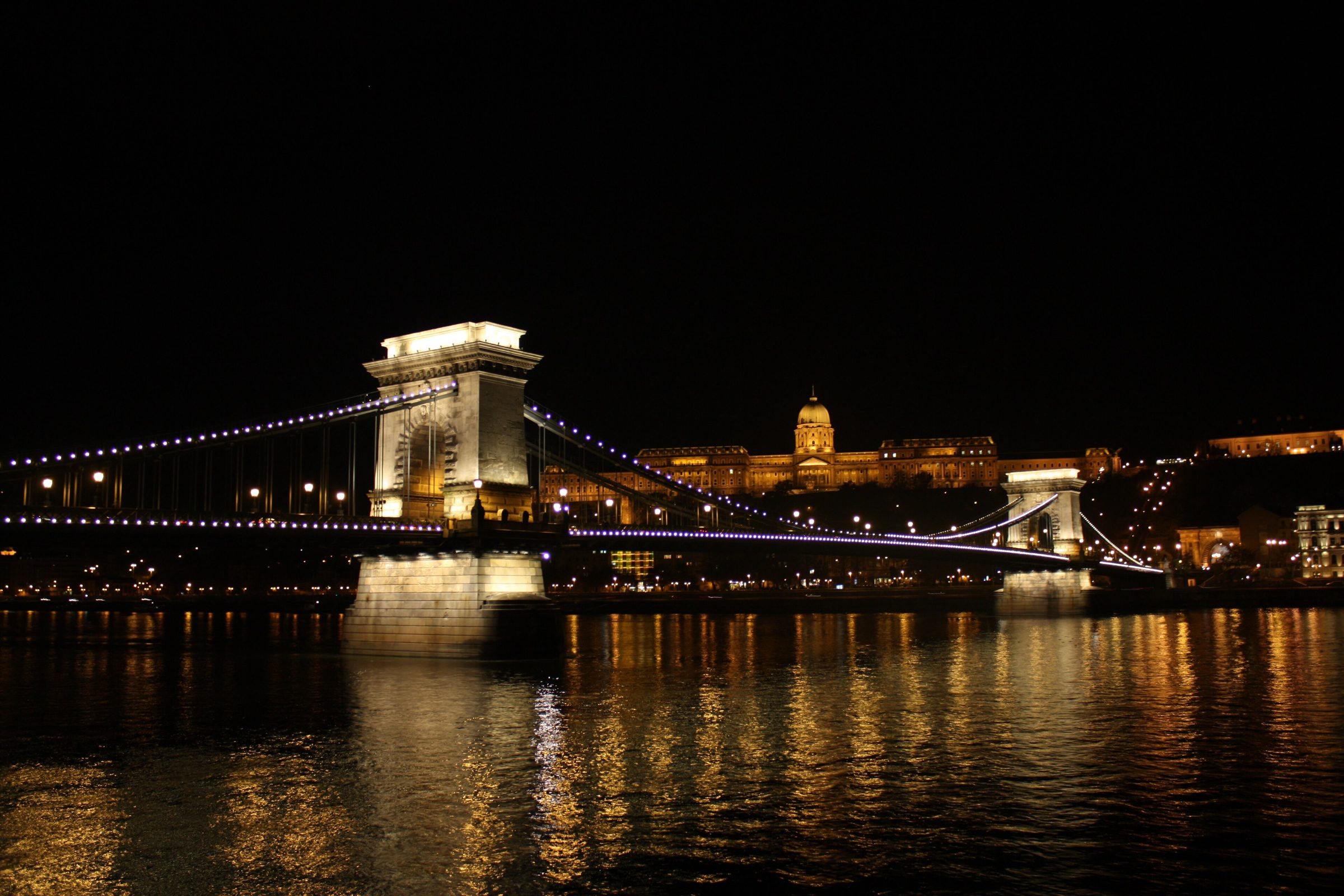 Chain Bridge at night