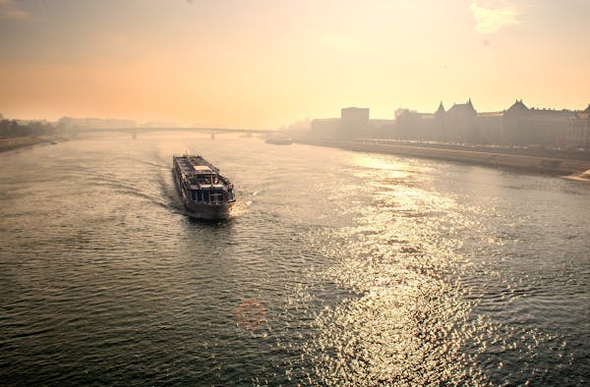 Working river traffic on the Danube — Hungary filming location
